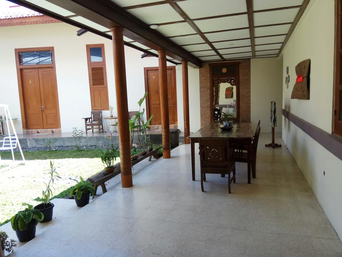 Doeloerkoe Homestay Solo Exterior foto