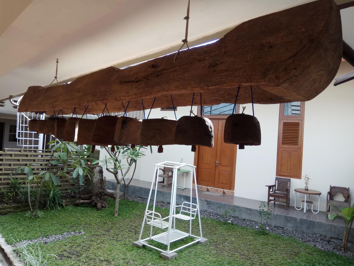 Doeloerkoe Homestay Solo Exterior foto