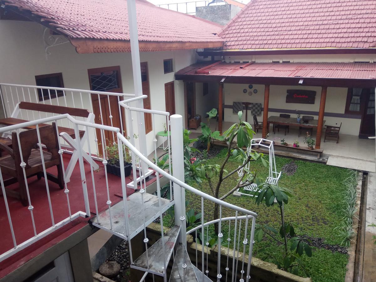 Doeloerkoe Homestay Solo Exterior foto