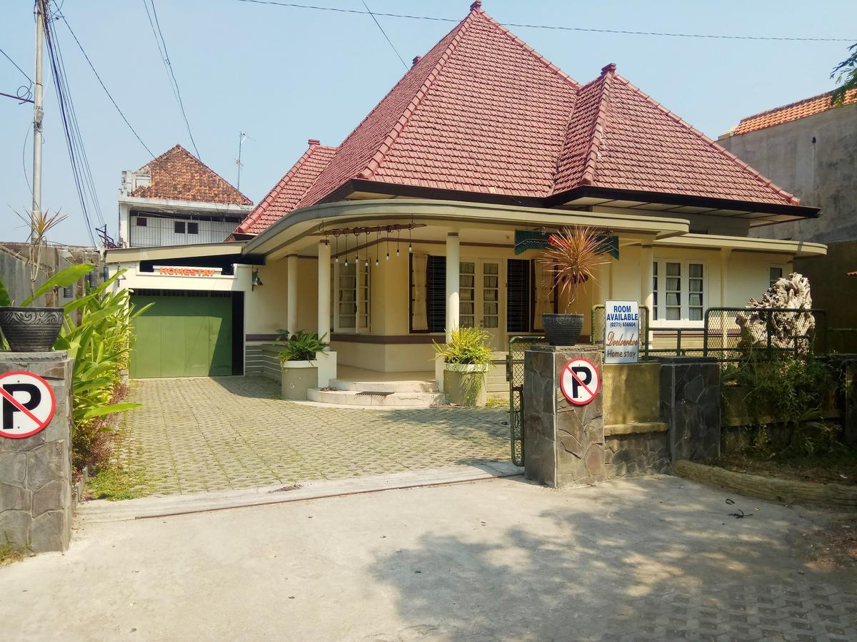 Doeloerkoe Homestay Solo Exterior foto