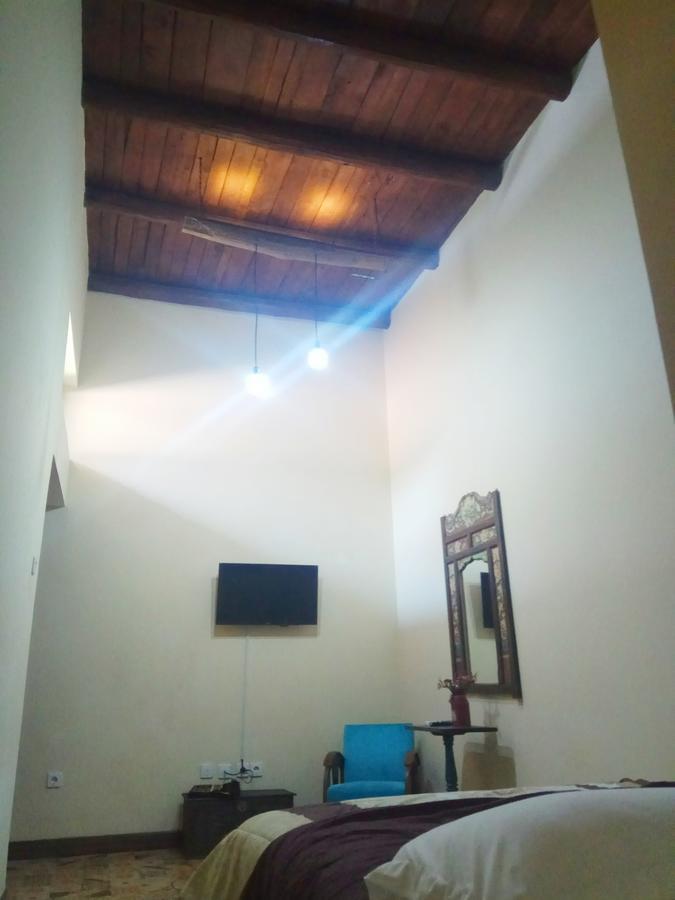 Doeloerkoe Homestay Solo Exterior foto