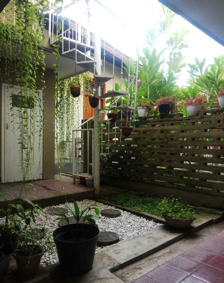 Doeloerkoe Homestay Solo Exterior foto